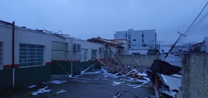 Defesa Civil de Santa Catarina confirma tornado em Balneário