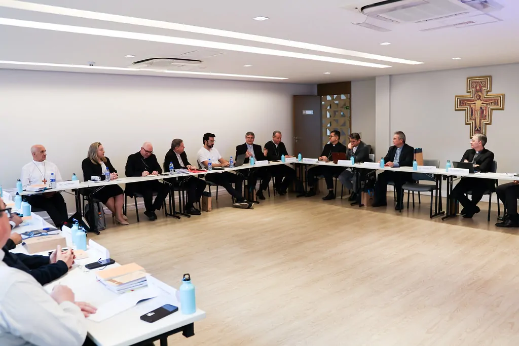 Dom Milton participa de encontro da CNBB voltada a bispos de recente eleição