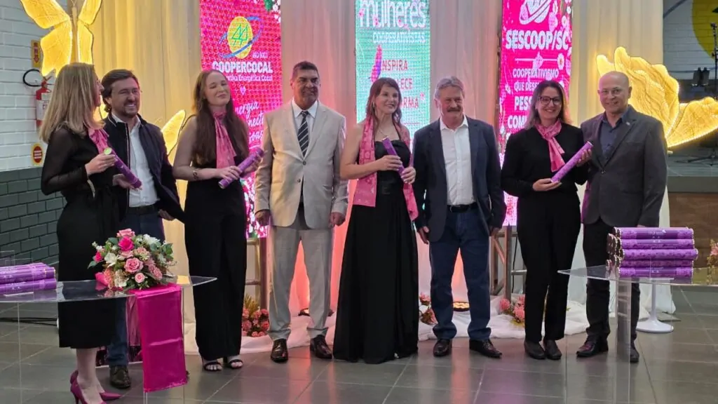 Programa Mulheres Cooperativistas forma 39 mulheres em noite de celebração na Coopercocal