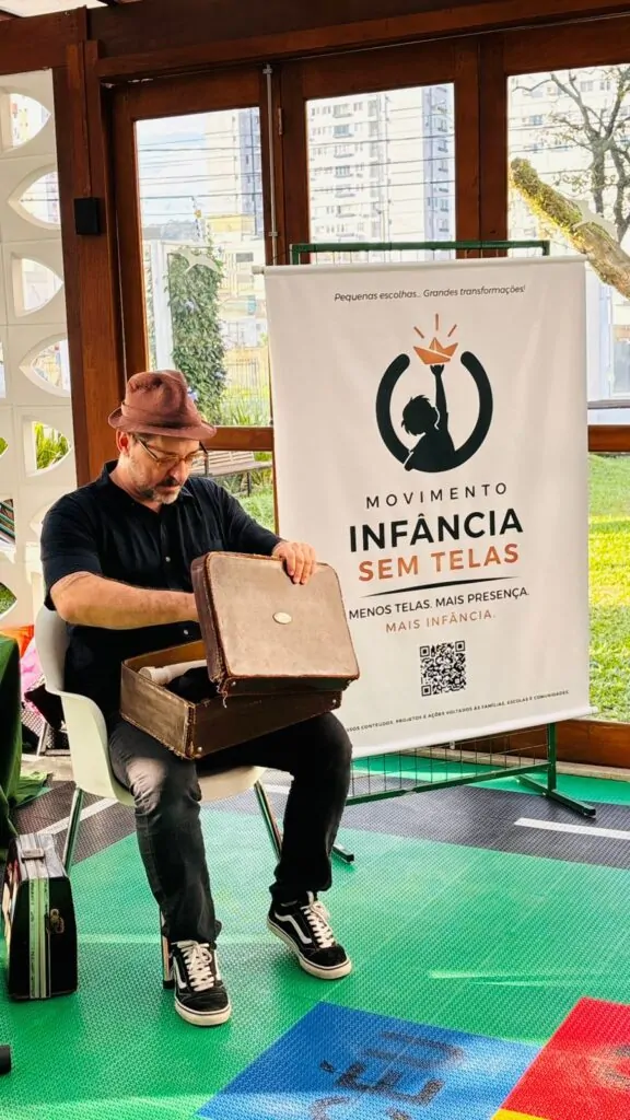 Shopping Della recebe desfile que convida a viver a infância longe das telas